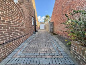 Photo 13- click for photo gallery